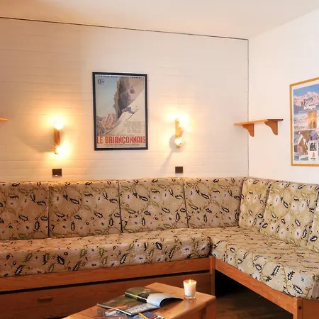 Agate Apartment